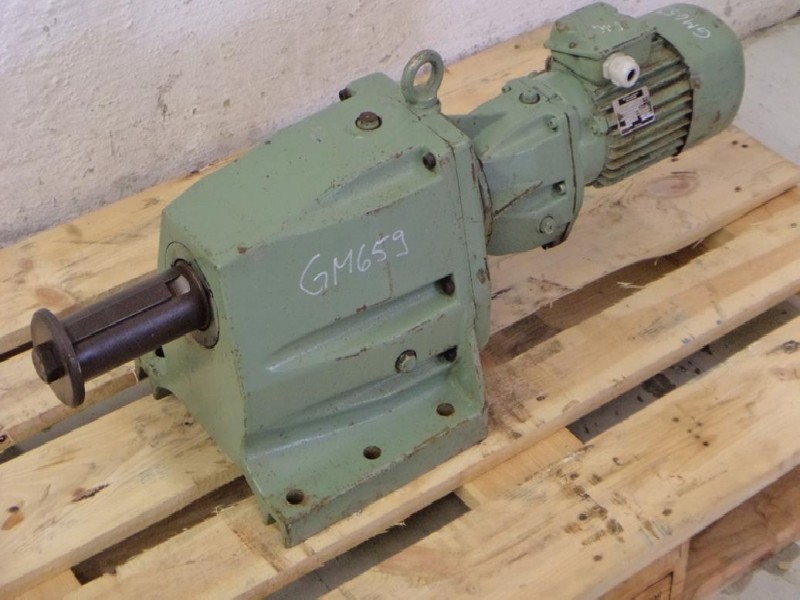 Gear motor VEM ZG4/1 KMR 71 K4 ( ZG4/1KMR71K4 ) Wellendurchmesser: Ø 60 mm gebraucht ! photo on Industry-Pilot